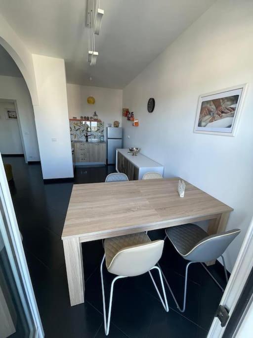Appartamento Terrazza Bella Vista Cisternino Exterior foto